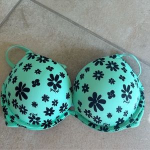 PINK Victoria’s Secret Super Push Up Bra